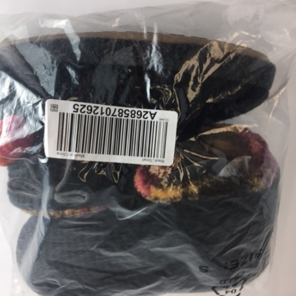 Cuddl Duds Fleece Lined Ankle Bootie Slippers - Picture 8 of 8